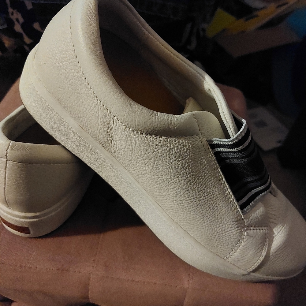 NWOT Leather sneakers wm Sz 11 men 9.5